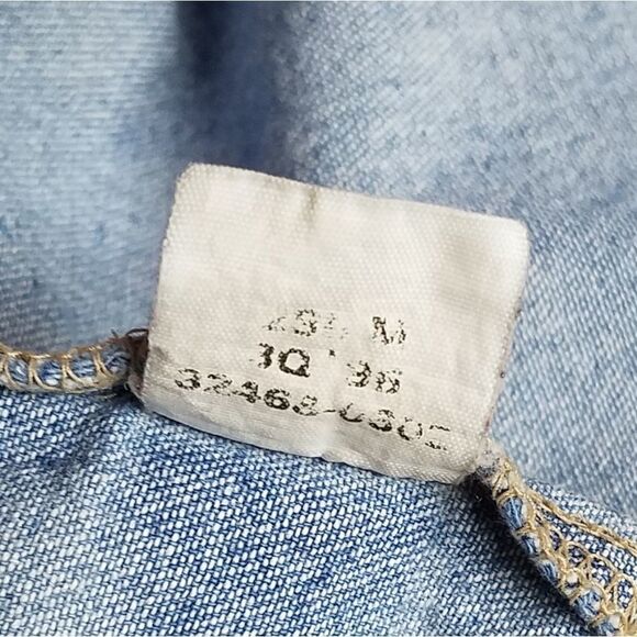 VINTAGE 96 Levi's Raw Cut Sleeveless Chambray Top - Picture 13 of 13